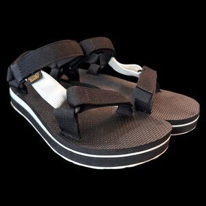 Teva Velcro hiking Sandals slip on flat shoes women’s US6